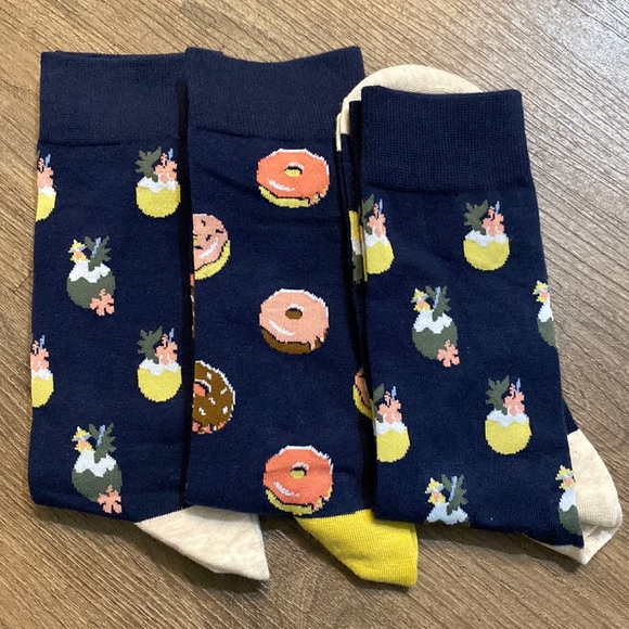 NEW 3 pairs of 🍩Donut,🍍Pineapple Silly Sock’s - Picture 3 of 3